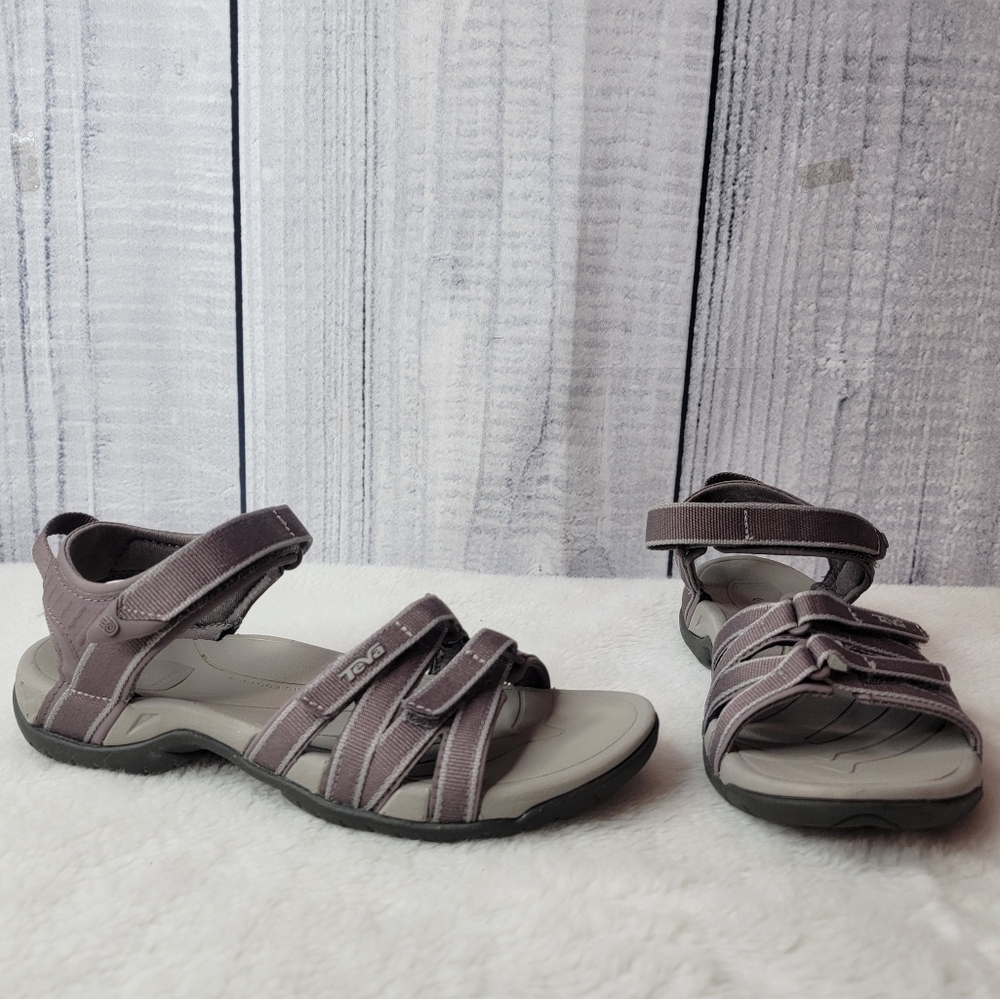****Teva purple sandals size 6.5